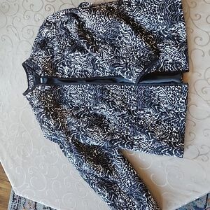 Requirements. Black And White Light Quilteed Jacket, Size Xl